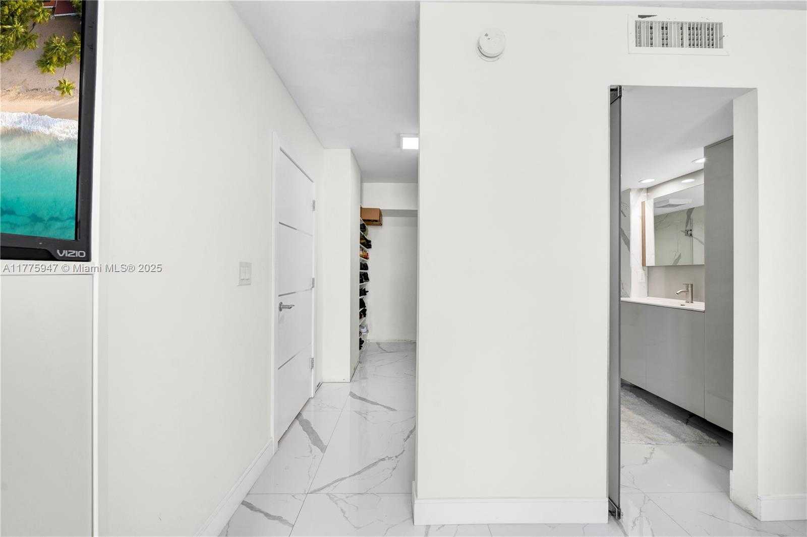 Small Image of 20335 WEST COUNTRY CLUB DRIVE #2602, Aventura Number 22