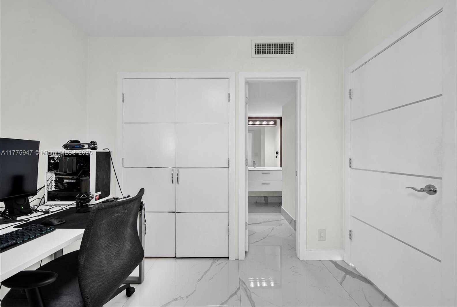 Small Image of 20335 WEST COUNTRY CLUB DRIVE #2602, Aventura Number 27