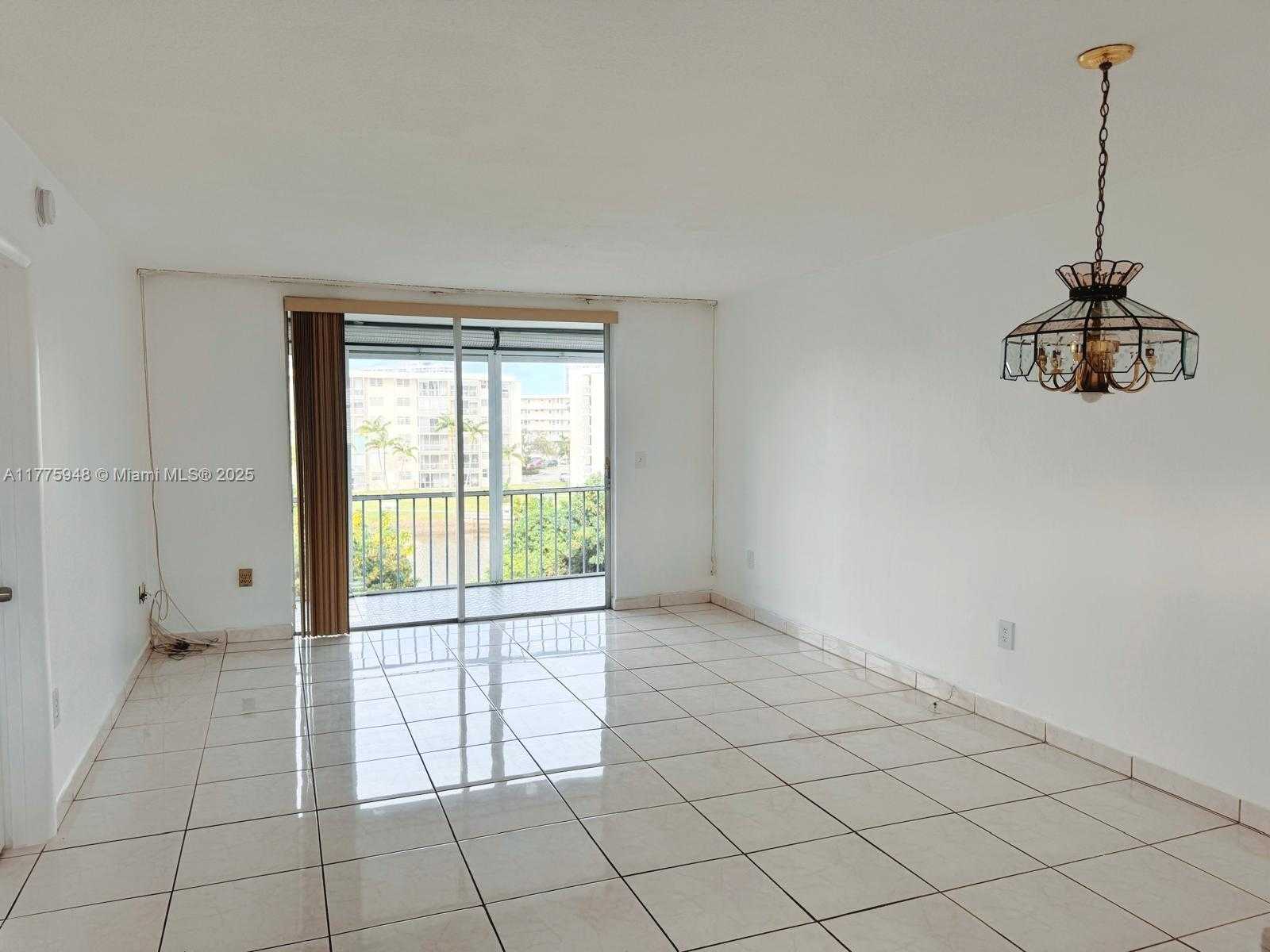 Small Image of 2903 POINT EAST DR #K411, Aventura Number 10