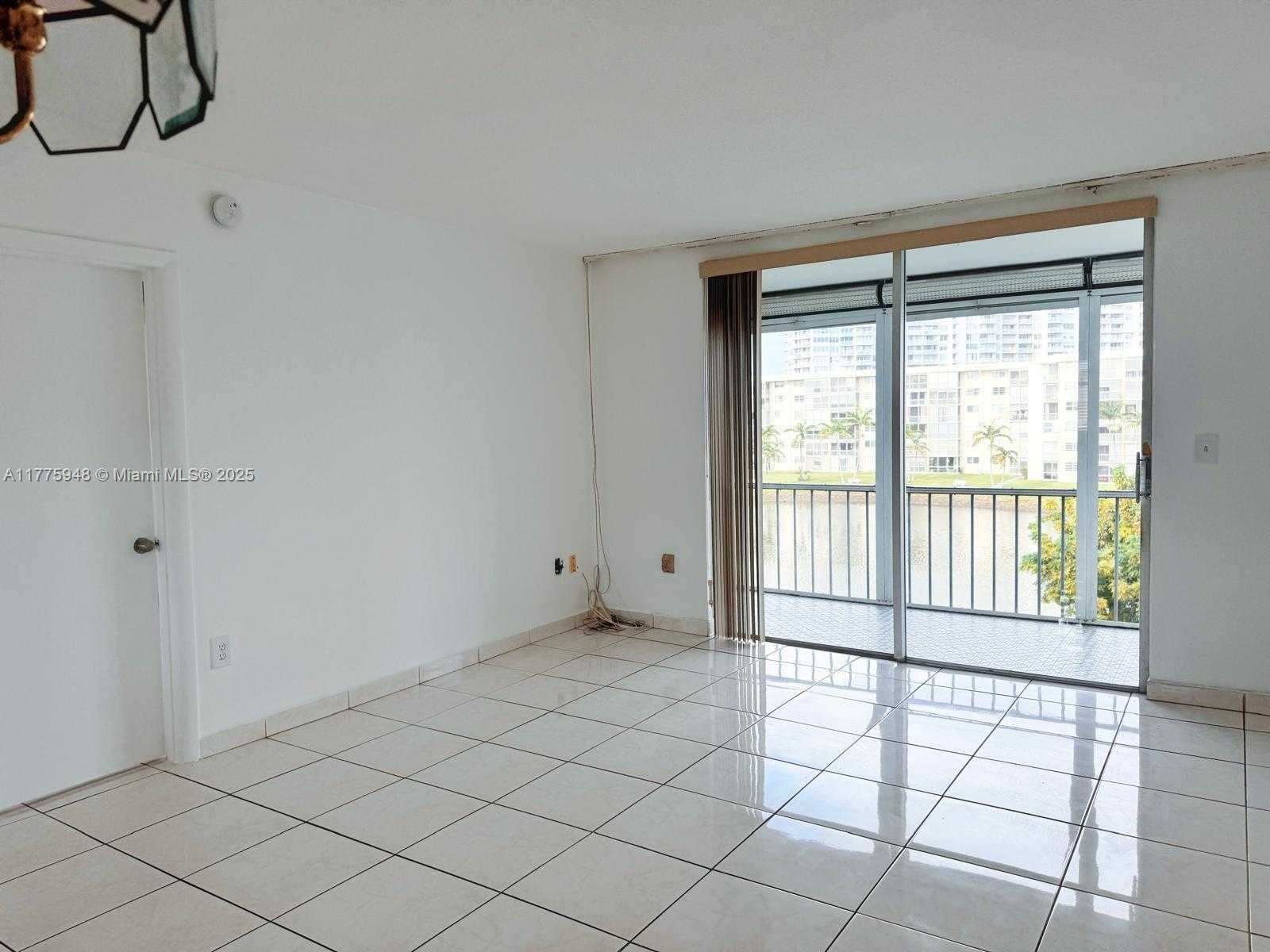 Small Image of 2903 POINT EAST DR #K411, Aventura Number 12