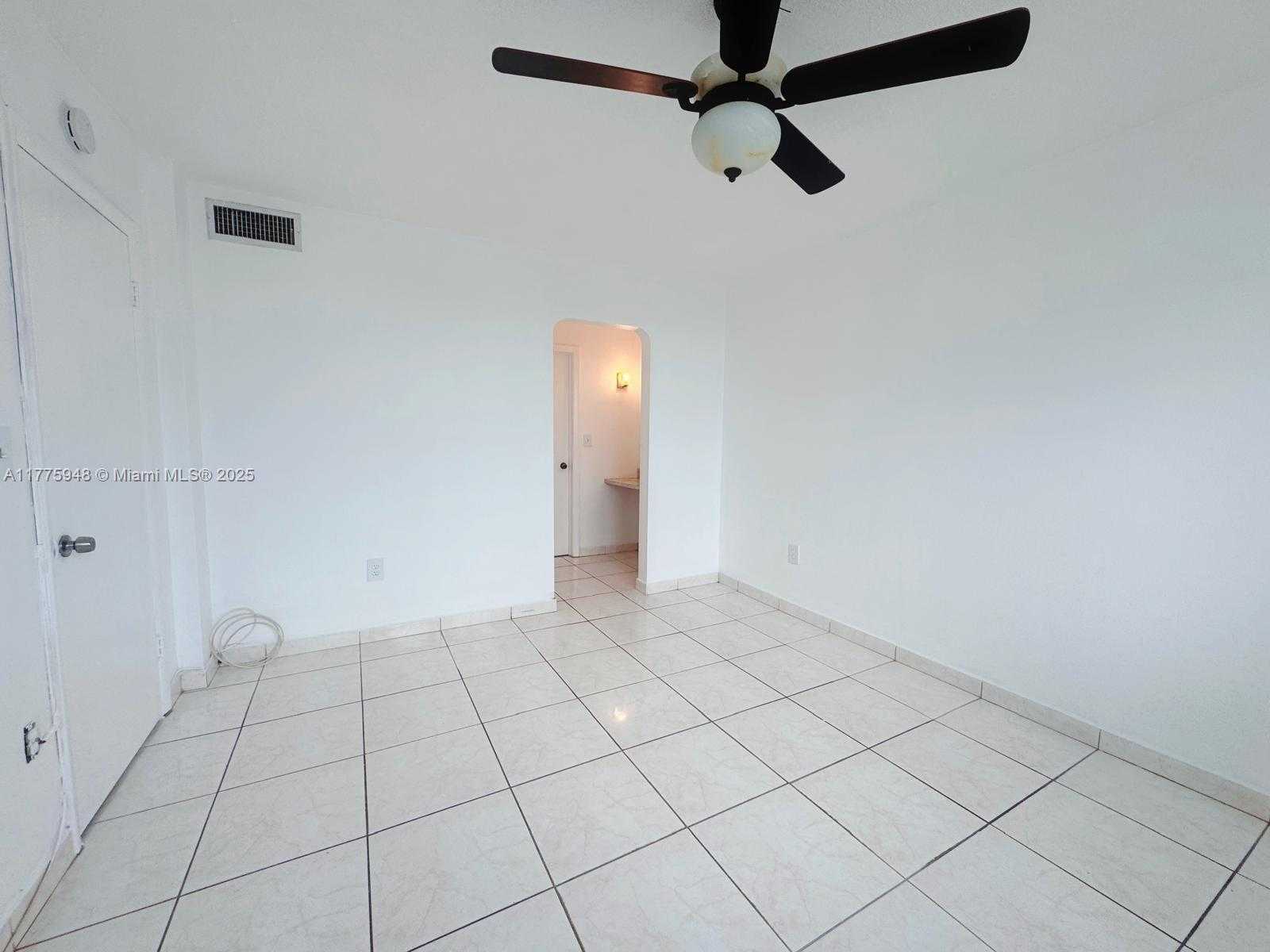 Small Image of 2903 POINT EAST DR #K411, Aventura Number 15
