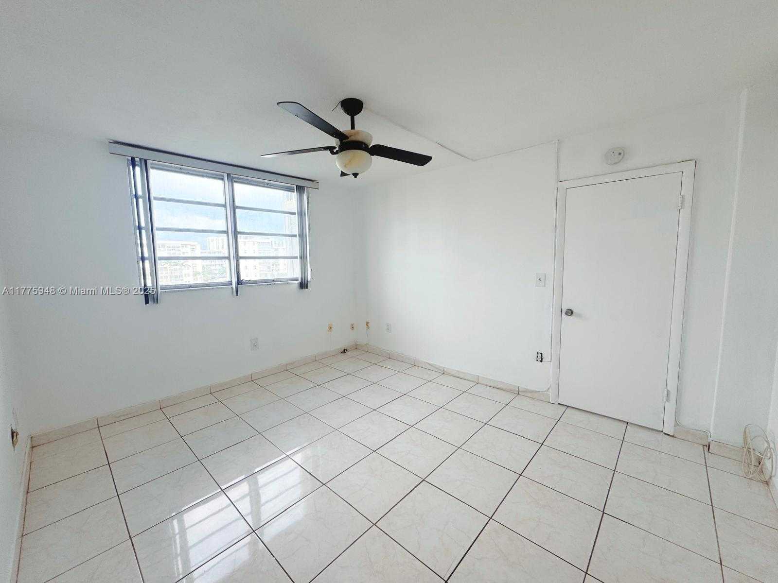 Small Image of 2903 POINT EAST DR #K411, Aventura Number 16