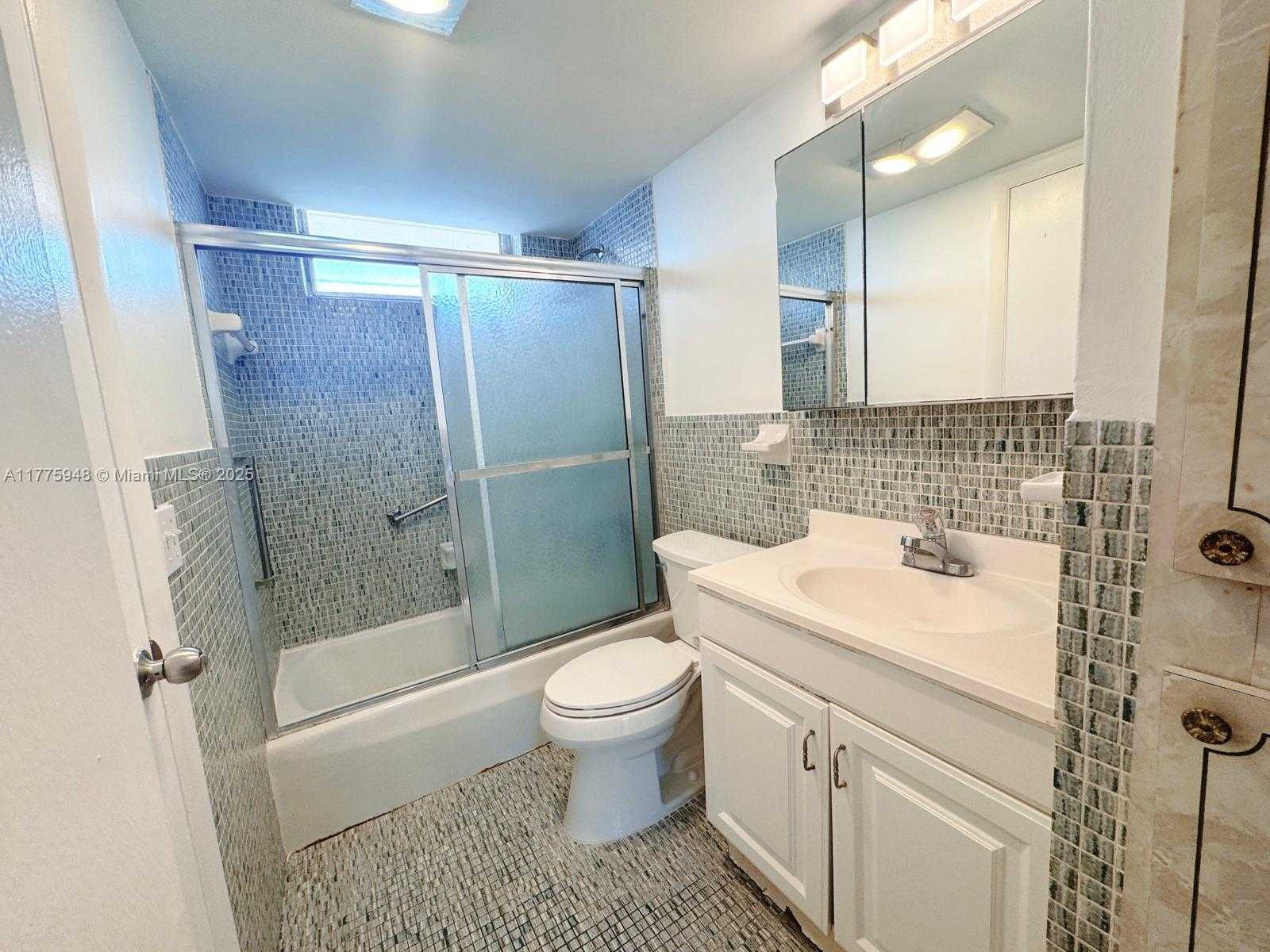 Small Image of 2903 POINT EAST DR #K411, Aventura Number 18