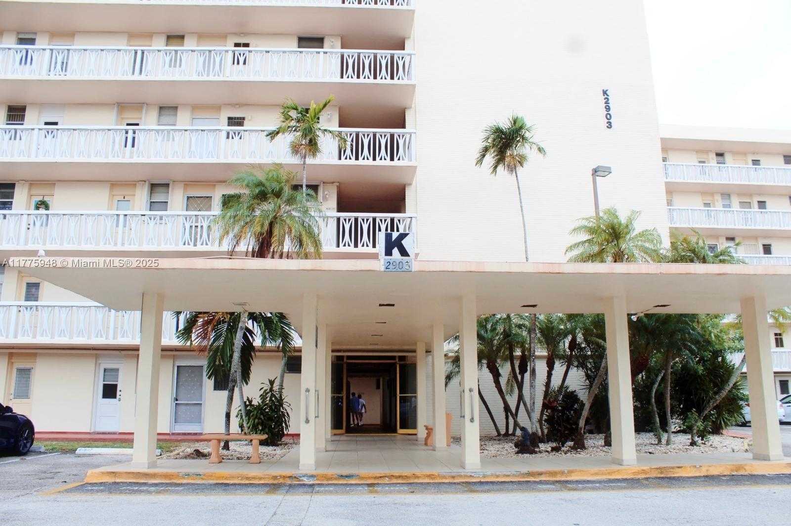 Small Image of 2903 POINT EAST DR #K411, Aventura Number 37