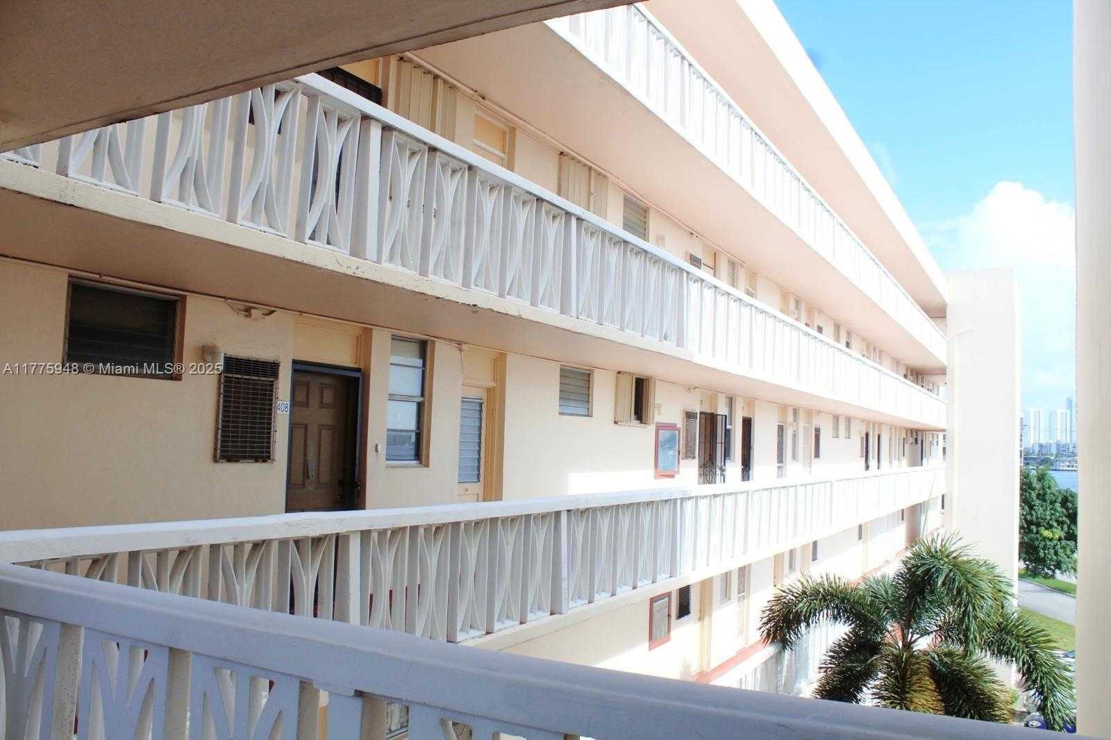 Small Image of 2903 POINT EAST DR #K411, Aventura Number 39
