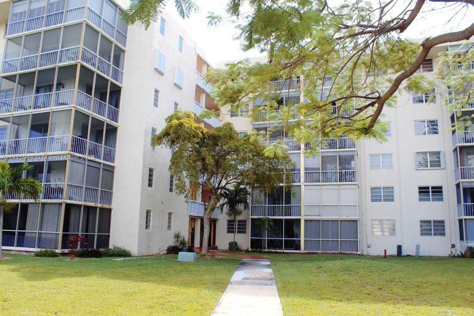 Small Image of 2903 POINT EAST DR #K411, Aventura Number 40