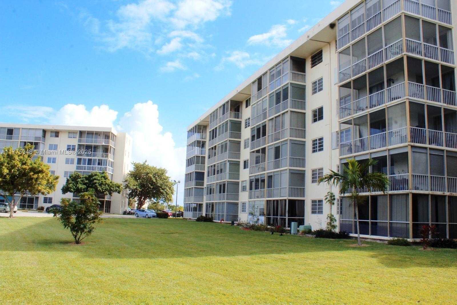 Small Image of 2903 POINT EAST DR #K411, Aventura Number 41