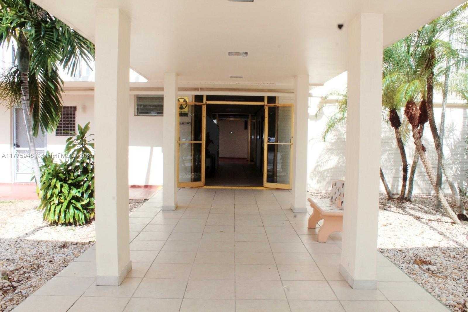 Small Image of 2903 POINT EAST DR #K411, Aventura Number 44