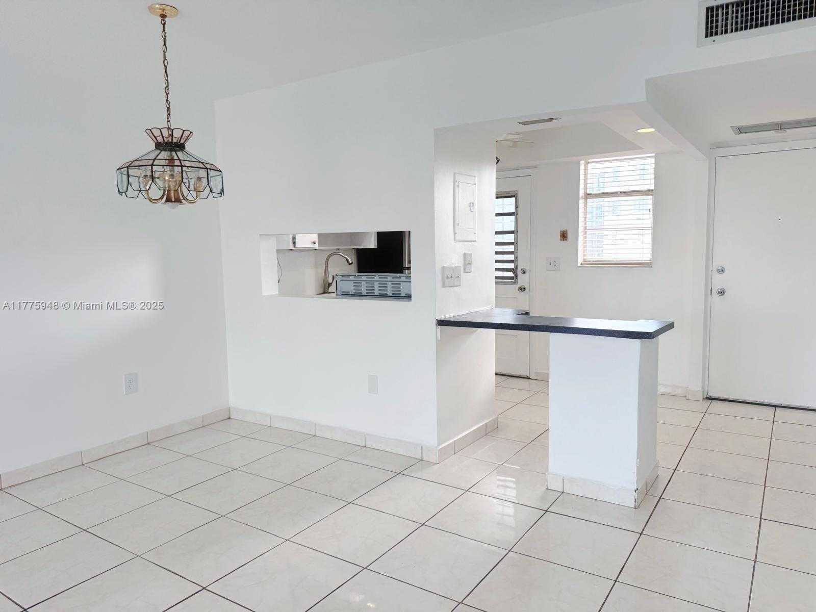 Small Image of 2903 POINT EAST DR #K411, Aventura Number 7