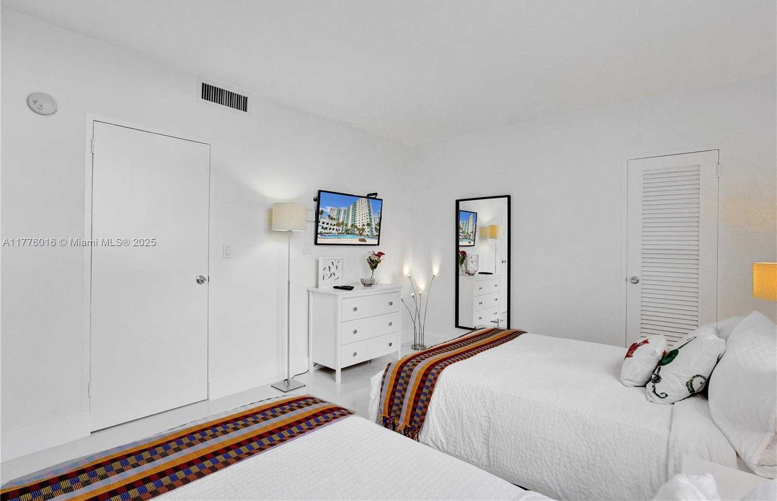 Small Image of 3801 SOUTH OCEAN DR #11V, Hollywood Number 31