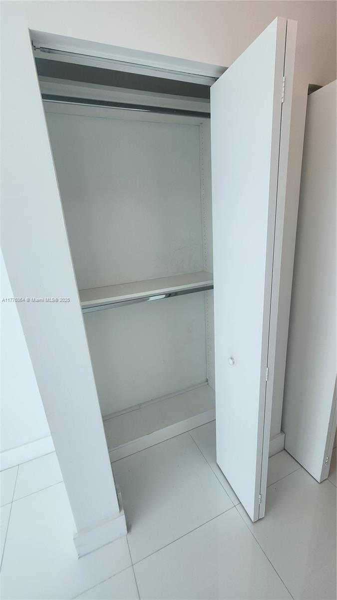 Small Image of 900 BISCAYNE BLVD #5403, Miami Number 15