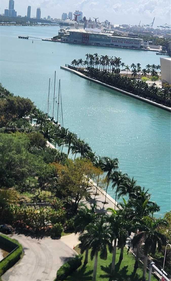Small Image of 900 BISCAYNE BLVD #5403, Miami Number 20
