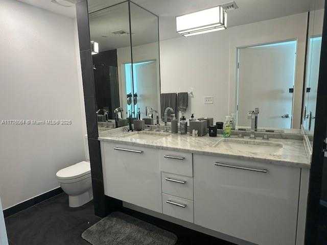 Small Image of 900 BISCAYNE BLVD #5403, Miami Number 6