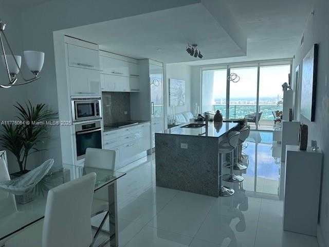 Small Image of 900 BISCAYNE BLVD #5403, Miami Number 9