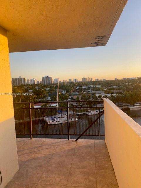 Small Image of 401 SOUTH EAST GOLDEN ISLES DR #712, Hallandale Beach Number 21