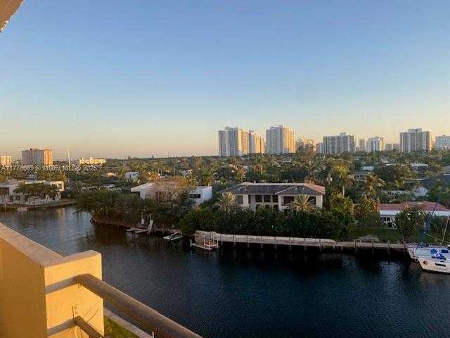 Small Image of 401 SOUTH EAST GOLDEN ISLES DR #712, Hallandale Beach Number 22