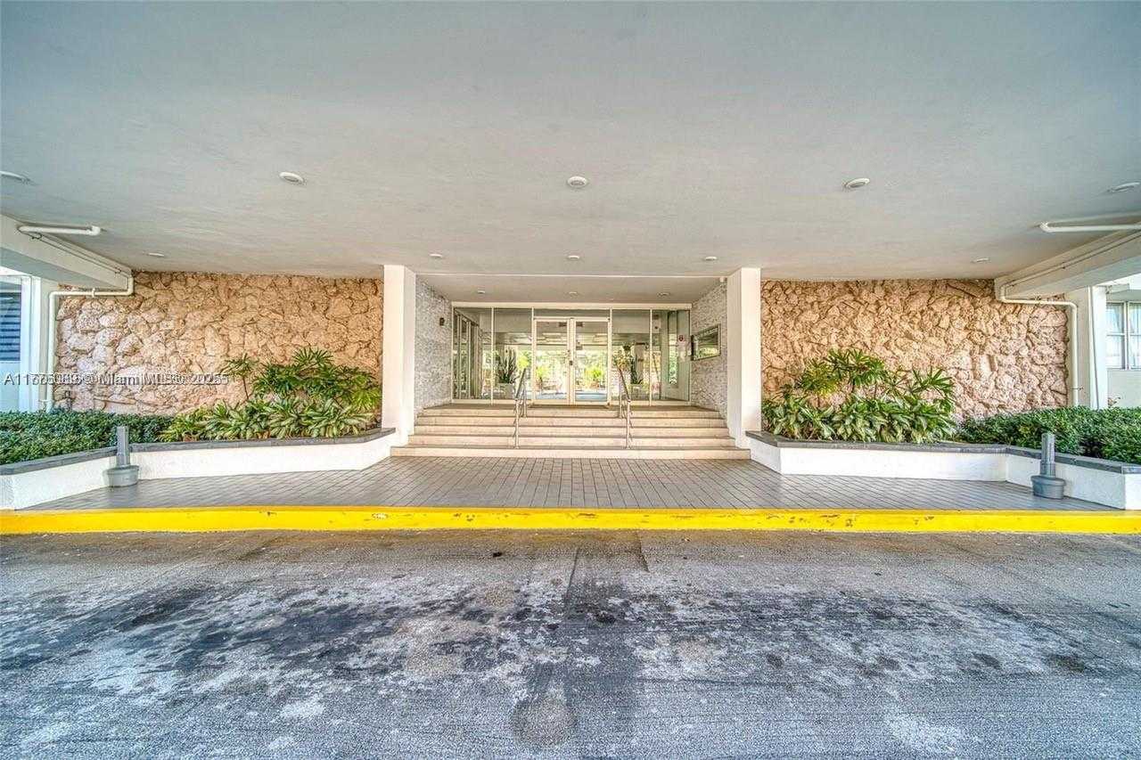 Small Image of 401 SOUTH EAST GOLDEN ISLES DR #712, Hallandale Beach Number 39