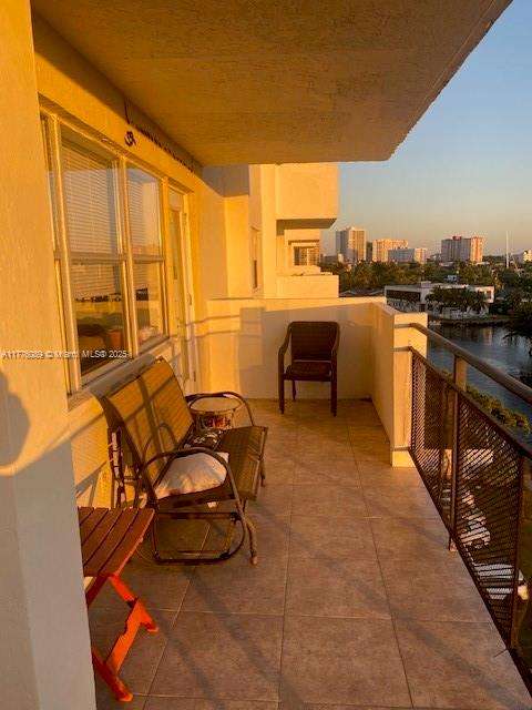 Small Image of 401 SOUTH EAST GOLDEN ISLES DR #712, Hallandale Beach Number 45