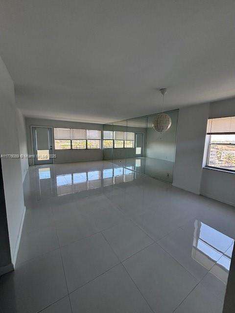 Small Image of 401 SOUTH EAST GOLDEN ISLES DR #712, Hallandale Beach Number 48