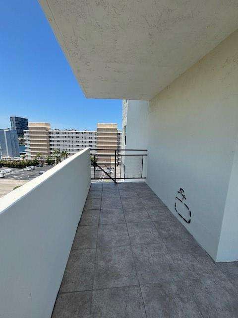 Small Image of 401 SOUTH EAST GOLDEN ISLES DR #712, Hallandale Beach Number 59