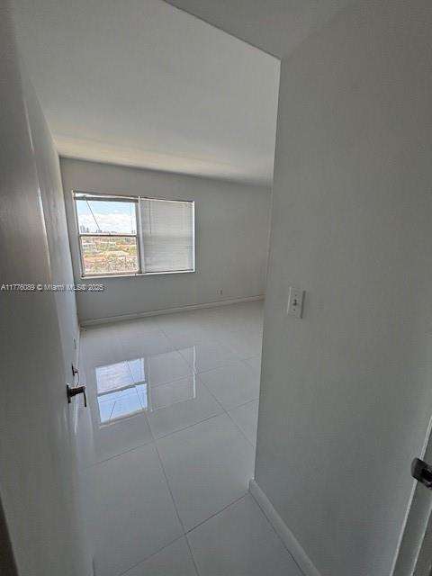 Small Image of 401 SOUTH EAST GOLDEN ISLES DR #712, Hallandale Beach Number 8