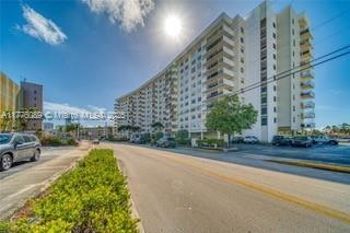 Small Image of 401 SOUTH EAST GOLDEN ISLES DR #712, Hallandale Beach Number 85