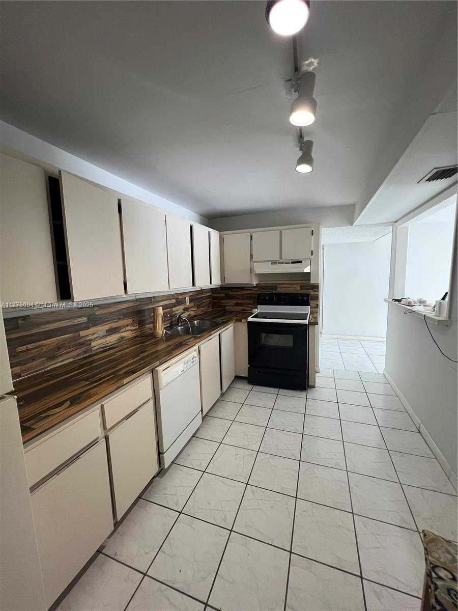 Small Image of 9124 COLLINS AVE #304, Surfside Number 11