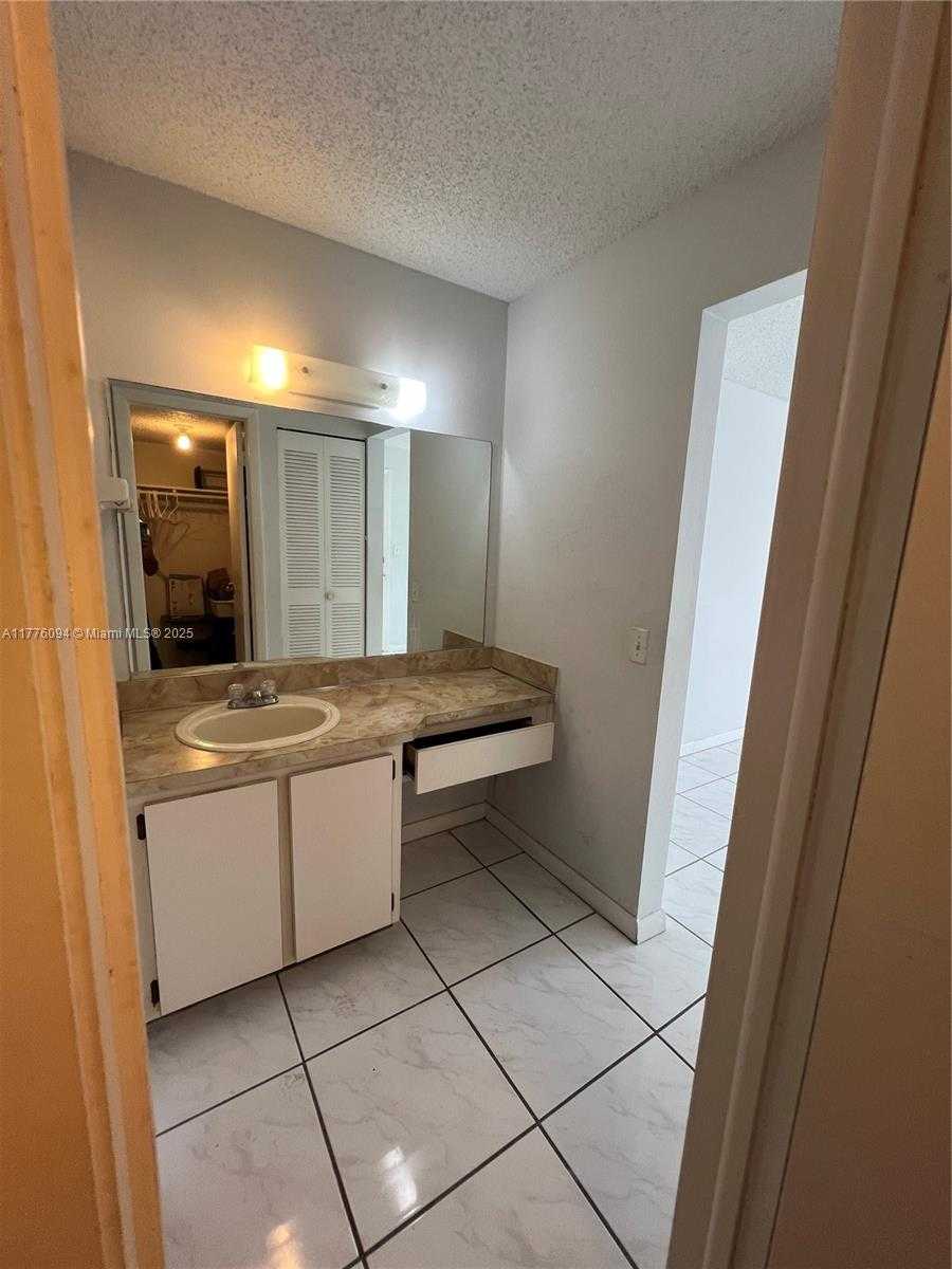 Small Image of 9124 COLLINS AVE #304, Surfside Number 25