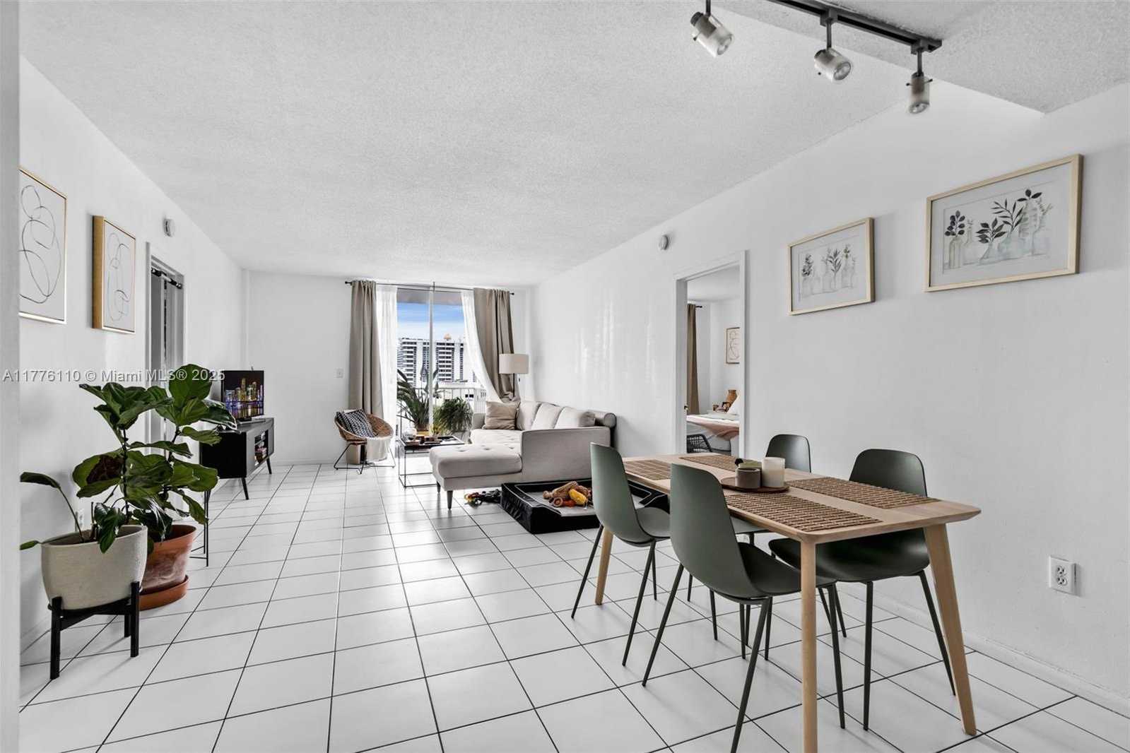 Small Image of 2829 INDIAN CREEK DR #606, Miami Beach Number 2