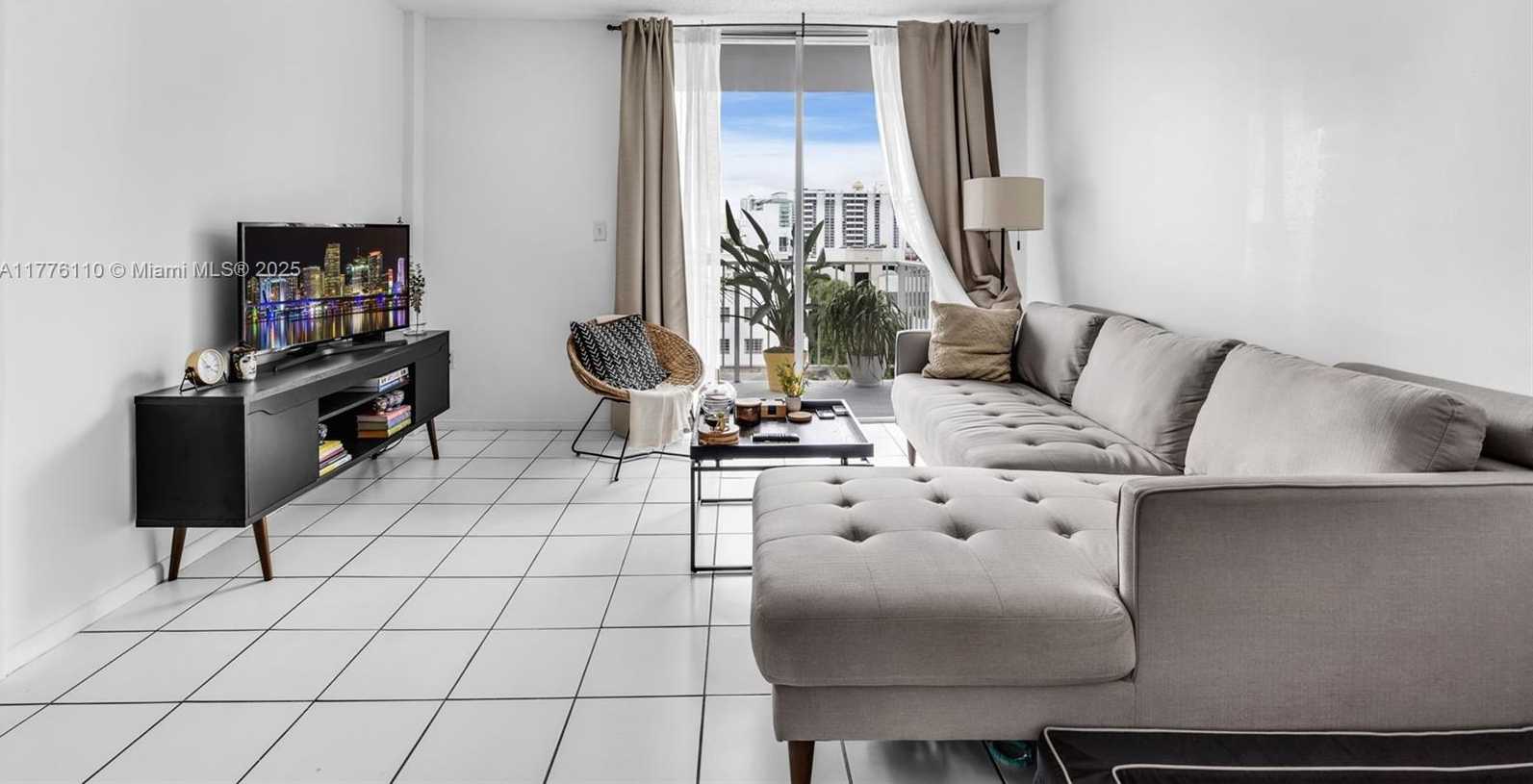 Small Image of 2829 INDIAN CREEK DR #606, Miami Beach Number 4