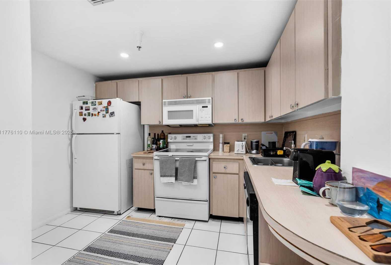 Small Image of 2829 INDIAN CREEK DR #606, Miami Beach Number 6