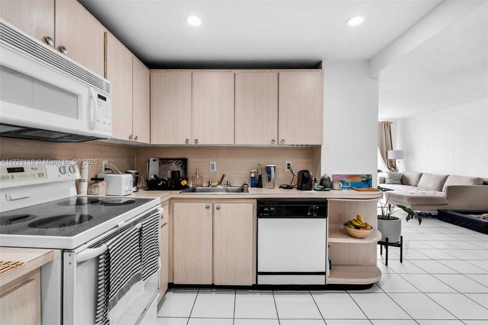 Small Image of 2829 INDIAN CREEK DR #606, Miami Beach Number 7