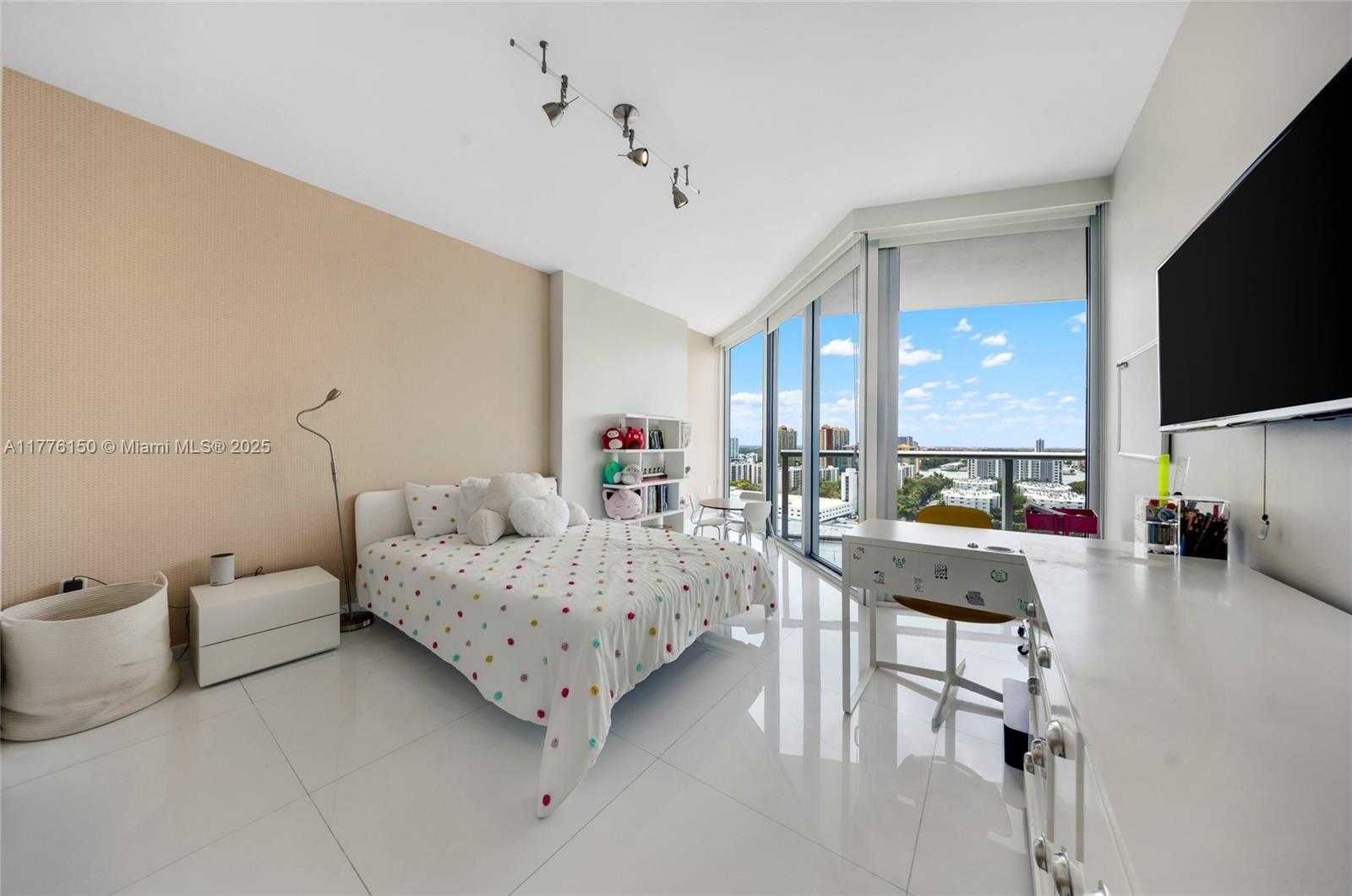 Small Image of 17001 EAST COLLINS AVE #1805, Sunny Isles Beach Number 30