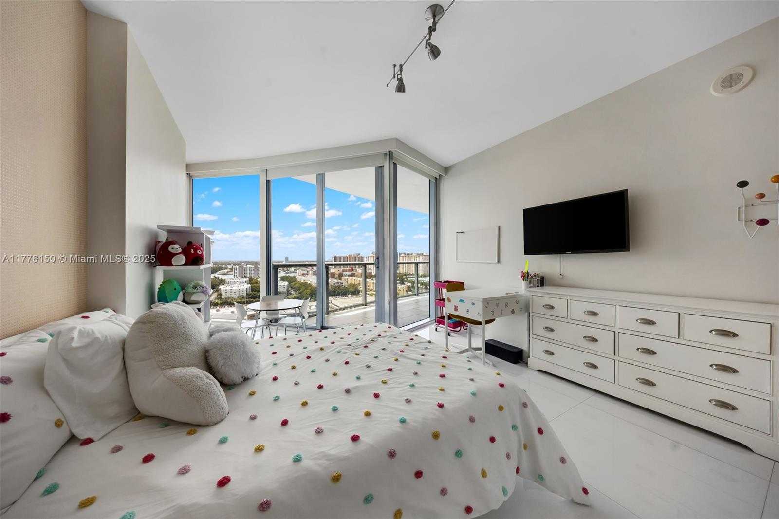 Small Image of 17001 EAST COLLINS AVE #1805, Sunny Isles Beach Number 31