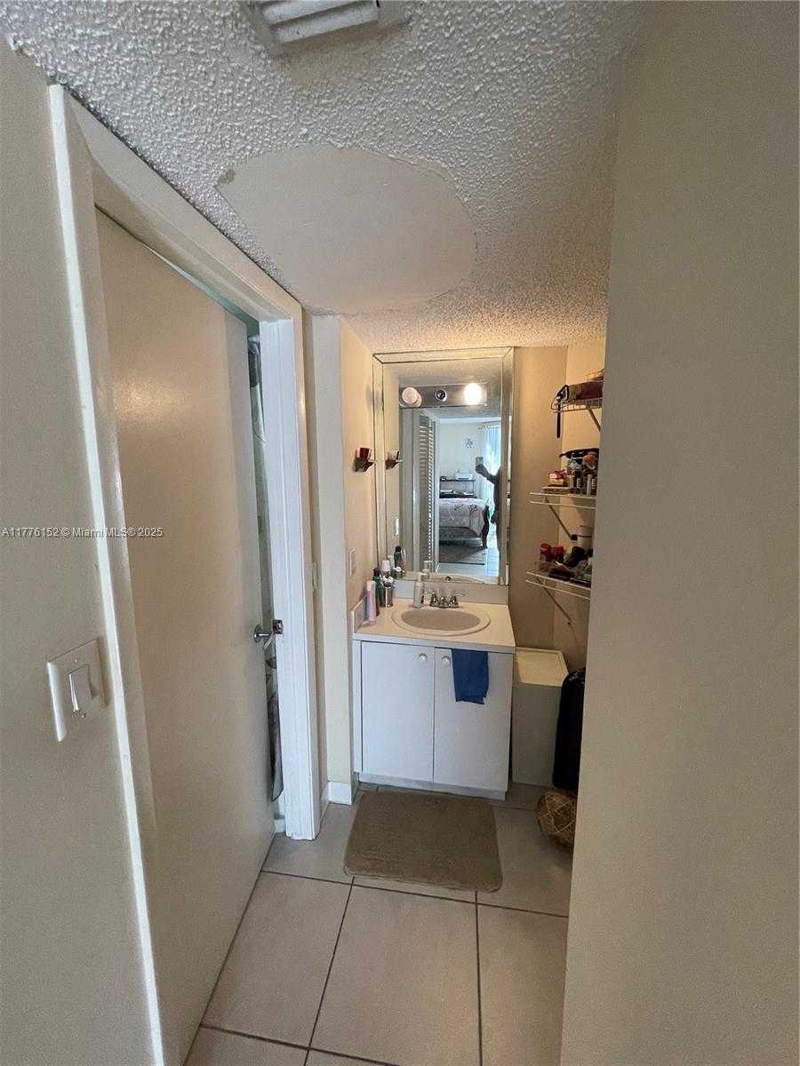 Small Image of 8335 SW 152nd Ave, Miami, FL 33193, USA Number 20