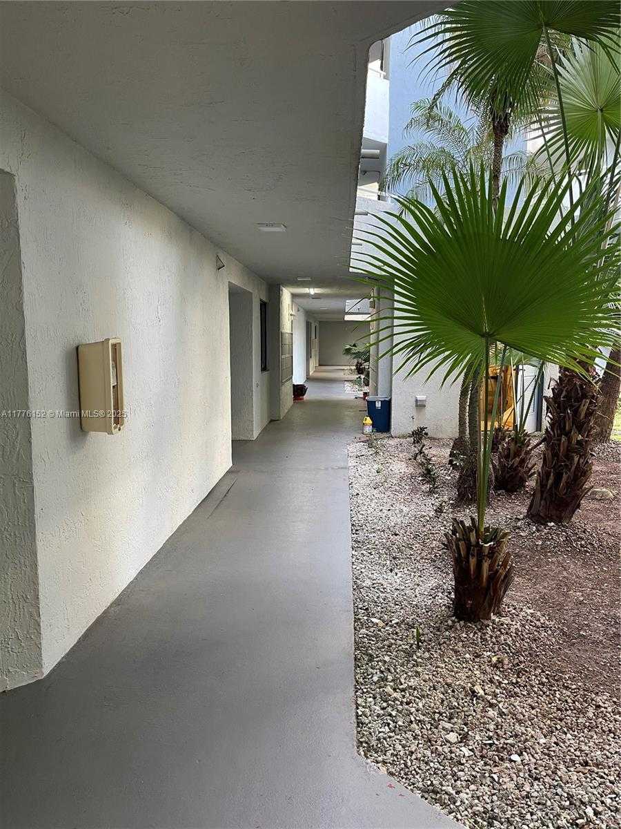 Small Image of 8335 SW 152nd Ave, Miami, FL 33193, USA Number 3