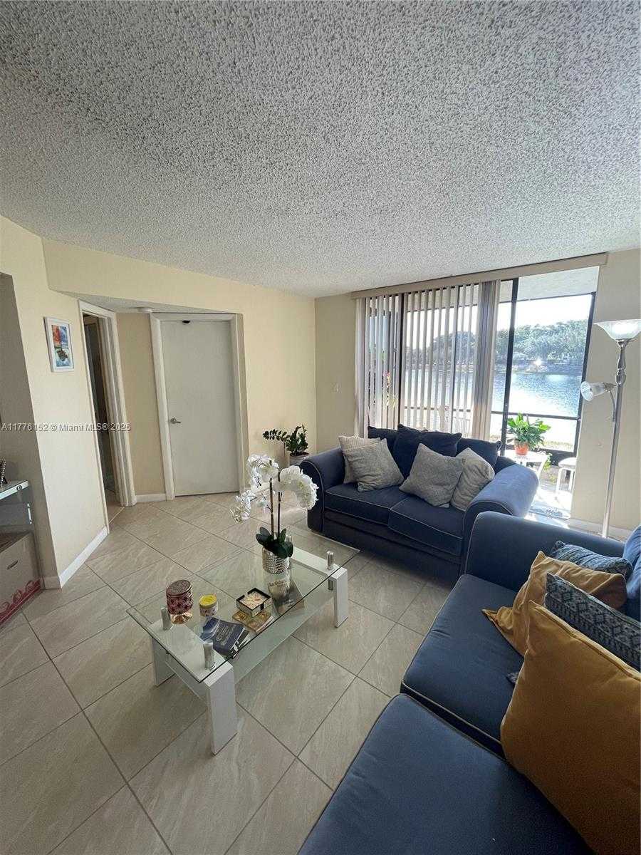 Small Image of 8335 SW 152nd Ave, Miami, FL 33193, USA Number 7