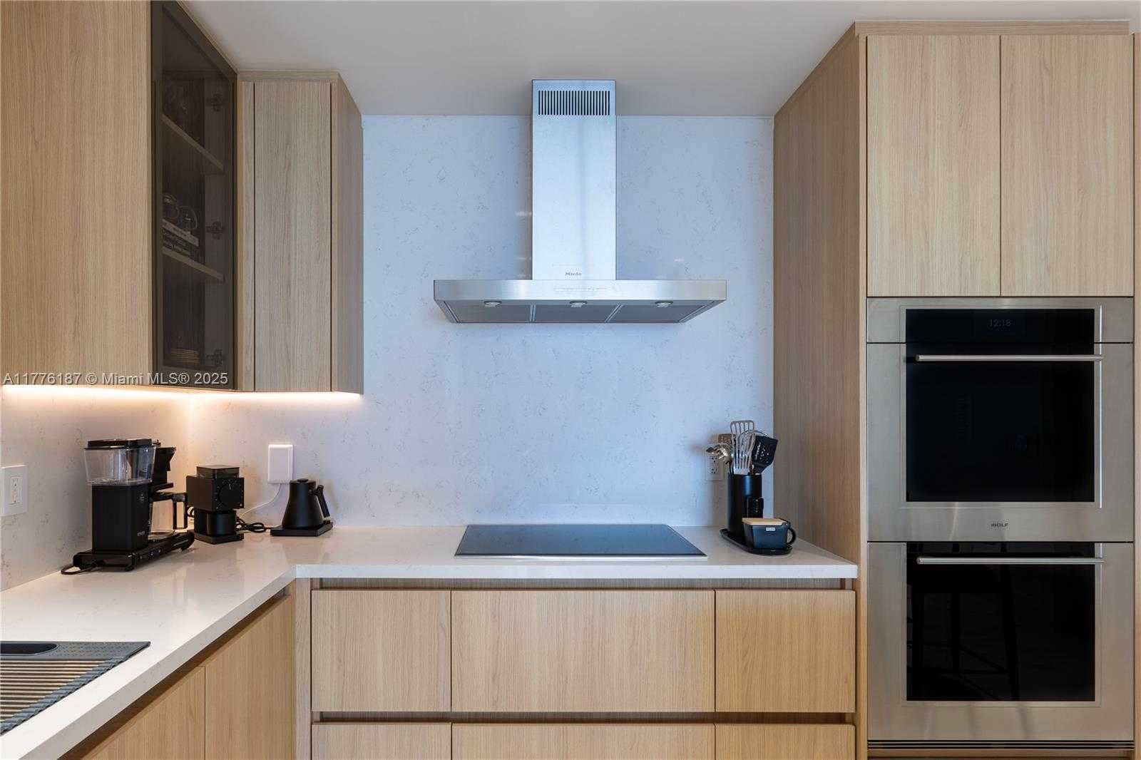 Small Image of 1425 BRICKELL AVE #47A, Miami Number 12