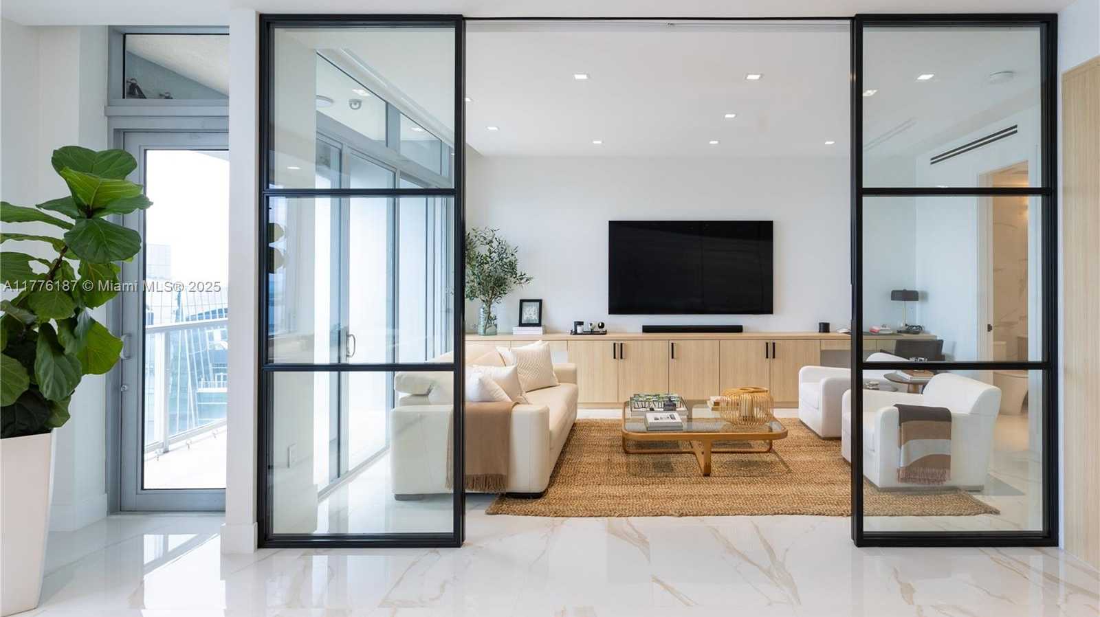 Small Image of 1425 BRICKELL AVE #47A, Miami Number 22