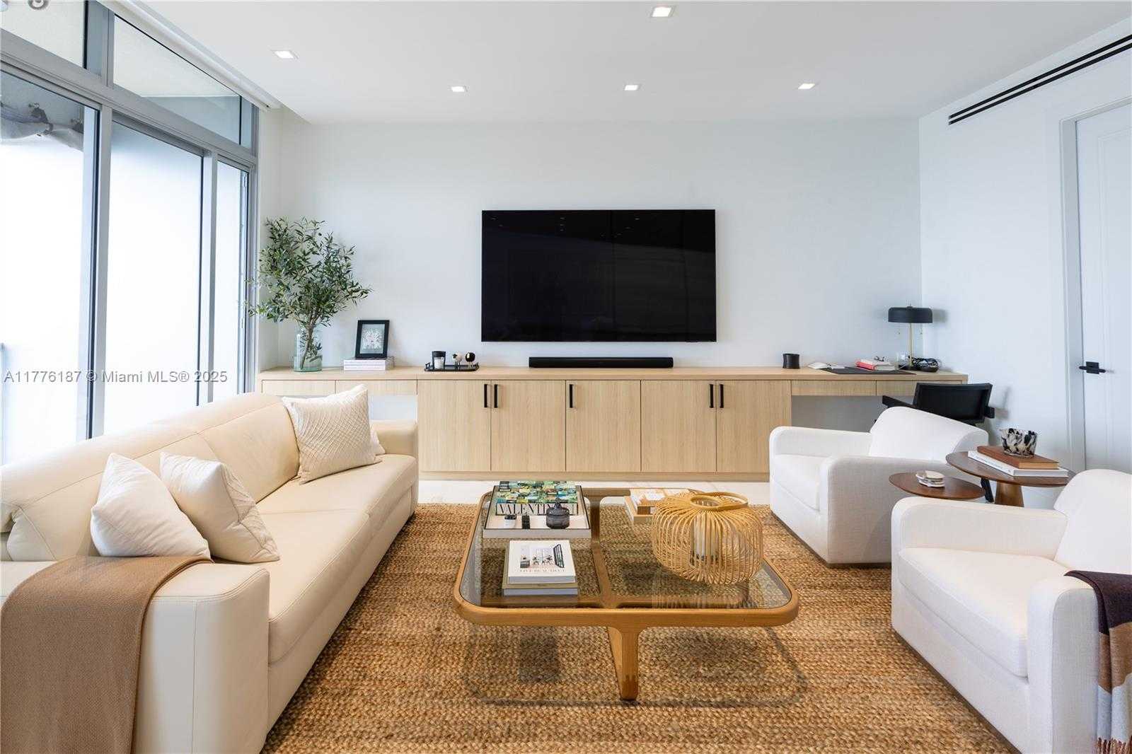 Small Image of 1425 BRICKELL AVE #47A, Miami Number 23