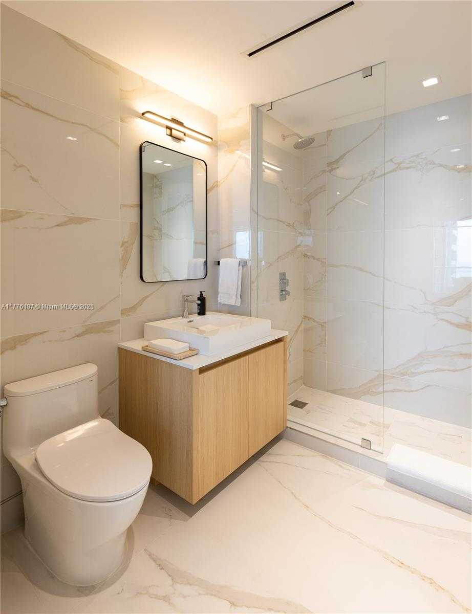 Small Image of 1425 BRICKELL AVE #47A, Miami Number 26