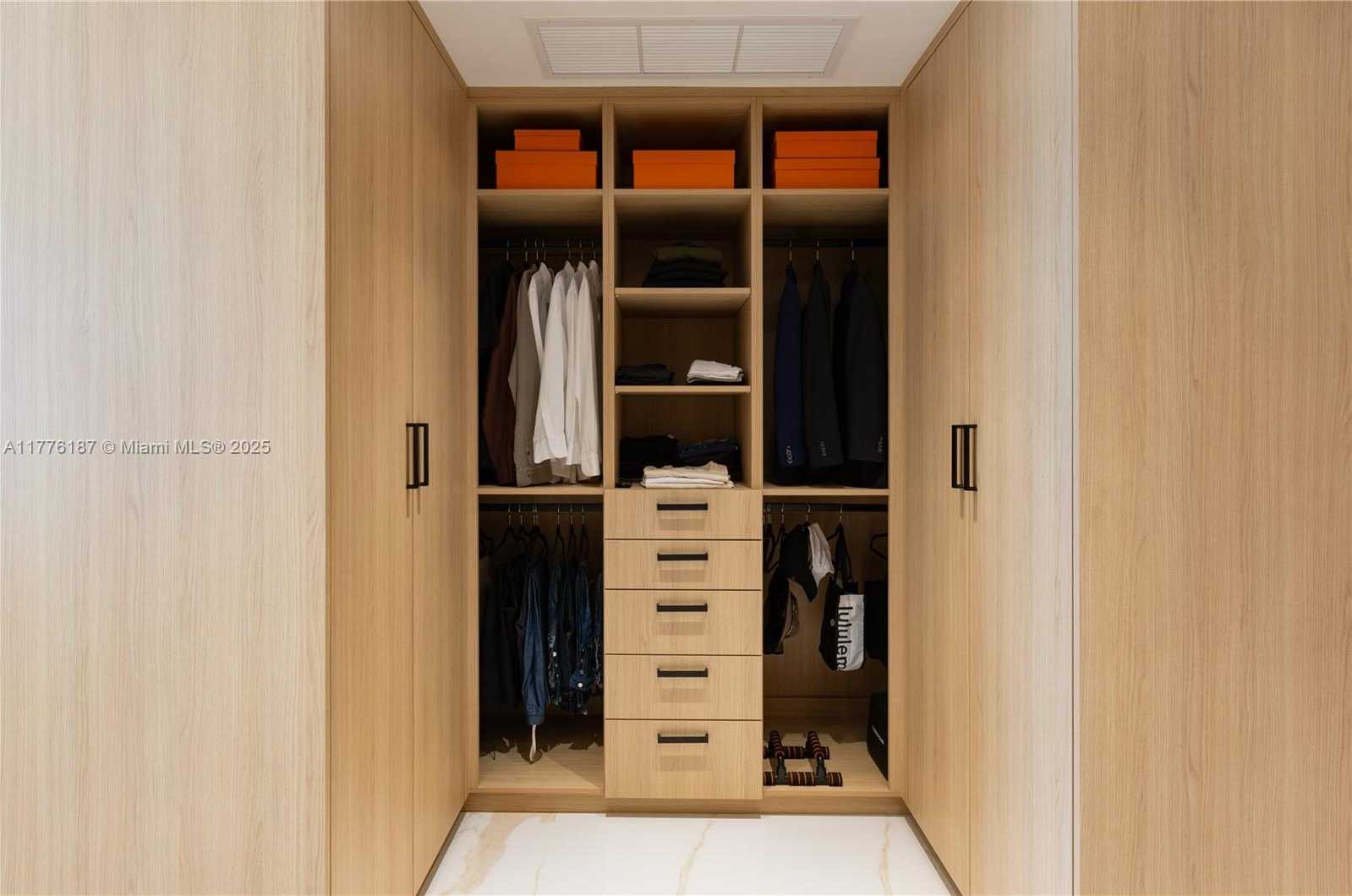 Small Image of 1425 BRICKELL AVE #47A, Miami Number 33