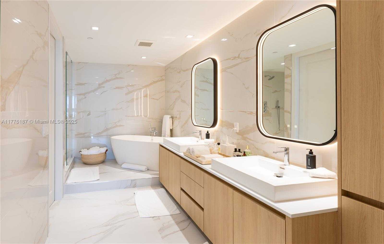 Small Image of 1425 BRICKELL AVE #47A, Miami Number 35