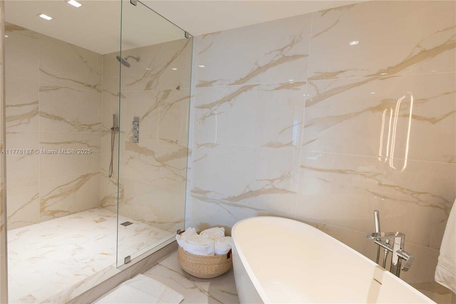 Small Image of 1425 BRICKELL AVE #47A, Miami Number 38