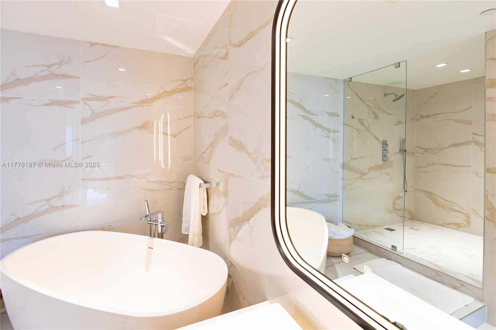 Small Image of 1425 BRICKELL AVE #47A, Miami Number 41