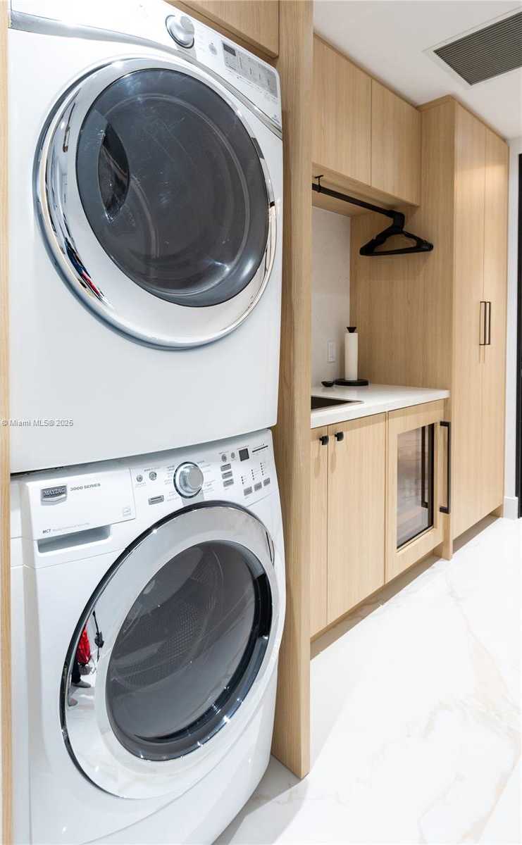 Small Image of 1425 BRICKELL AVE #47A, Miami Number 43
