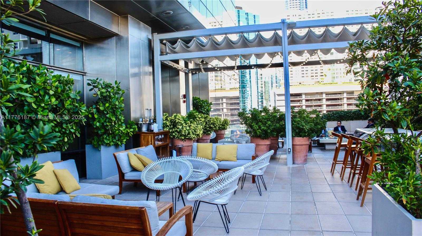 Small Image of 1425 BRICKELL AVE #47A, Miami Number 52