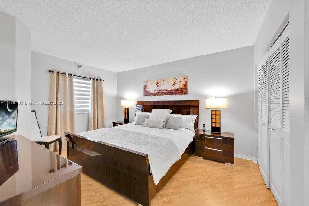 Small Image of 18260 #508, Sunny Isles Beach Number 13