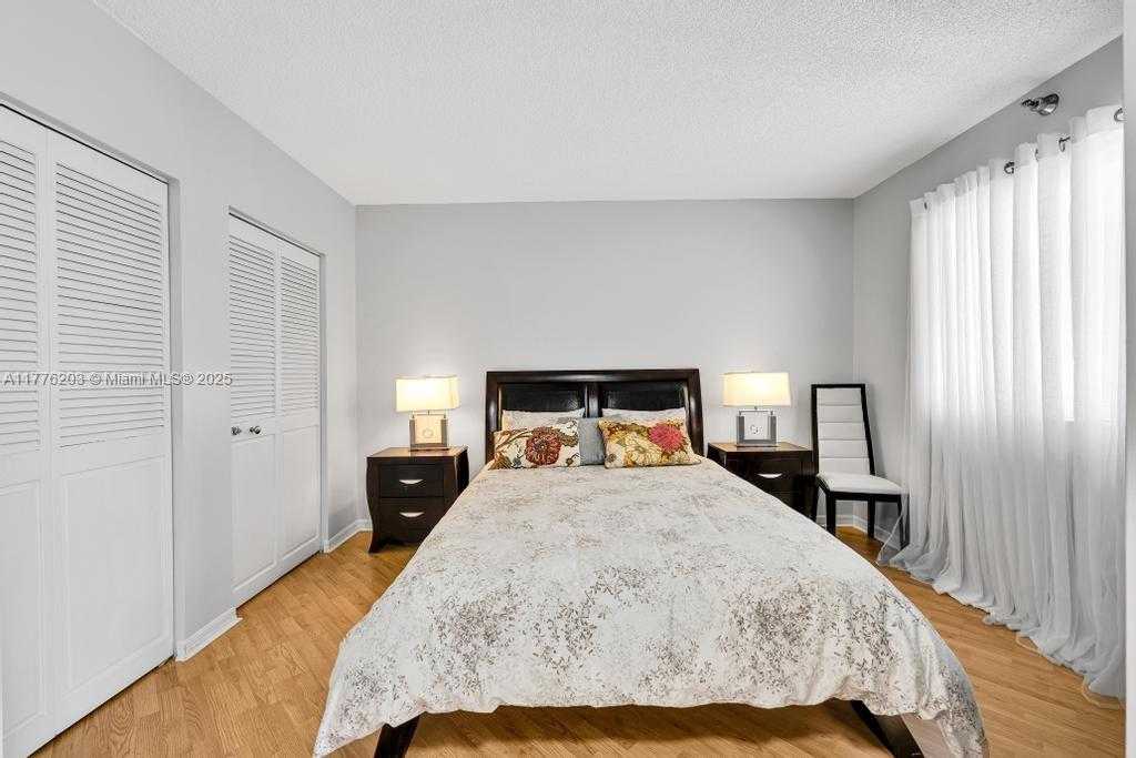 Small Image of 18260 #508, Sunny Isles Beach Number 15