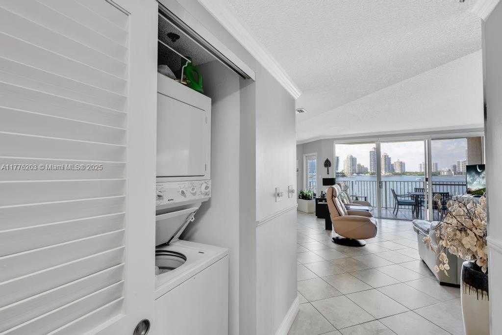 Small Image of 18260 #508, Sunny Isles Beach Number 34